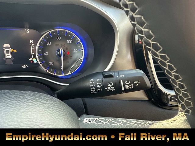 Used 2023 Chrysler Pacifica Touring-L image 30