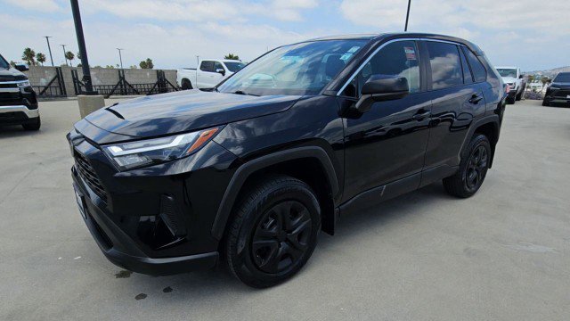 Used 2023 Toyota RAV4 LE FWD image 4