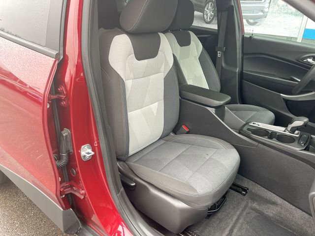 Certified 2025 Chevrolet Trax LS image 25