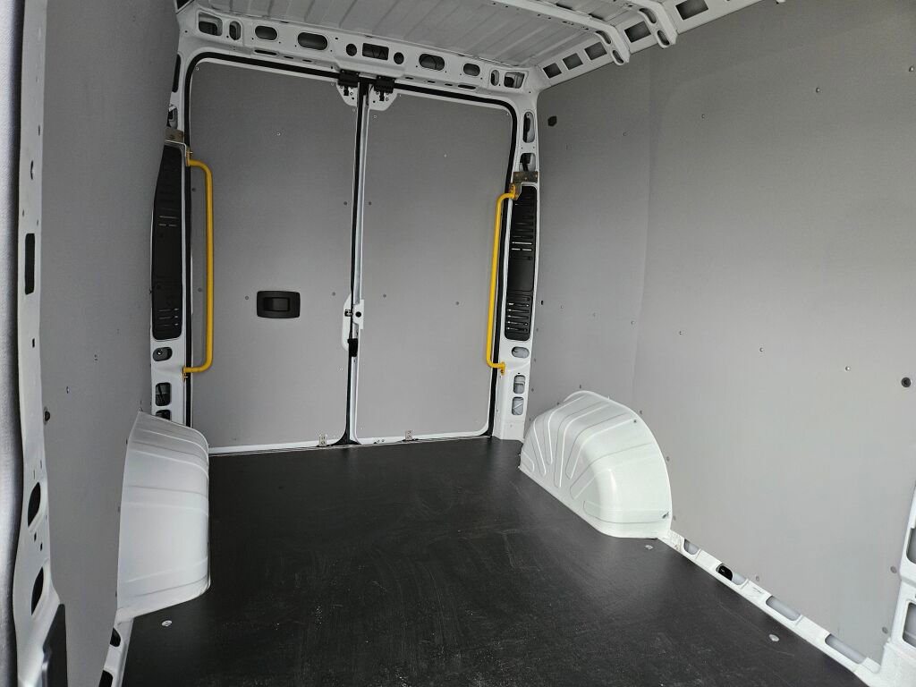 Used 2025 RAM ProMaster 2500 w/ Convenience Group image 13