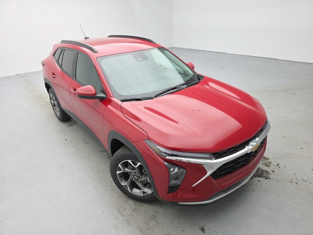 New 2026 Chevrolet Trax LT w/ Driver Confidence Package FWD image 2