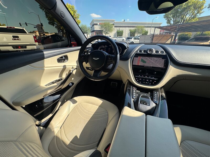 Used 2022 Aston Martin DBX AWD/4WD image 46