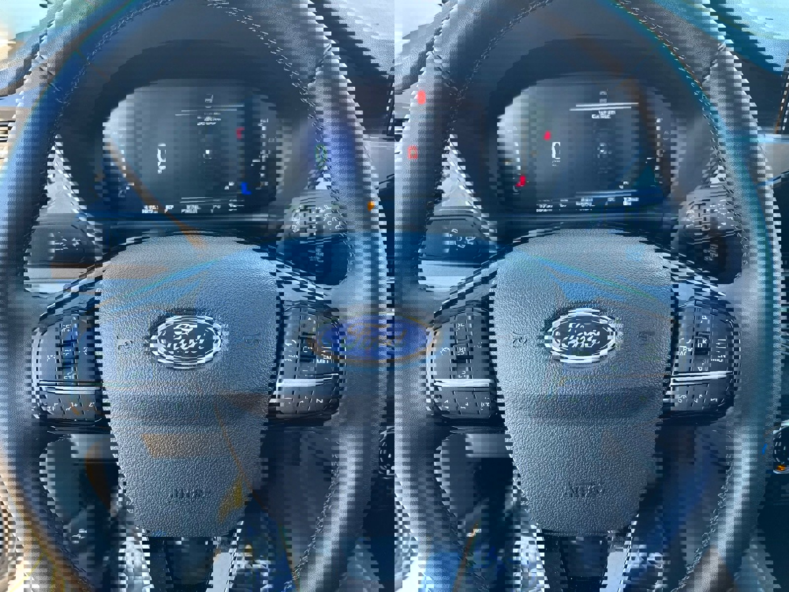 Used 2025 Ford Escape Active w/ Cold Weather Package image 29