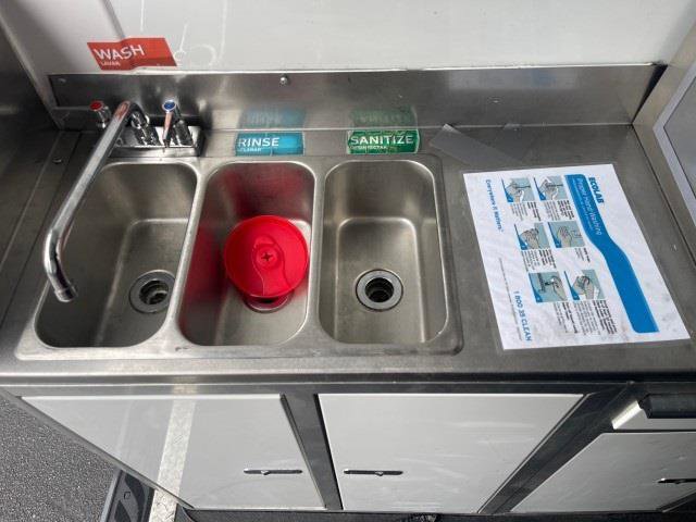 Used 2020 Mercedes-Benz Sprinter 4500 w/ Premium Plus Package image 36