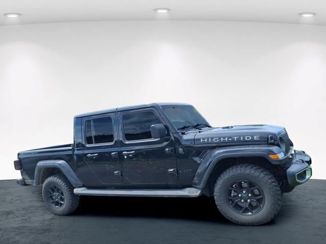 Used 2025 Jeep Gladiator Sport AWD/4WD image 4