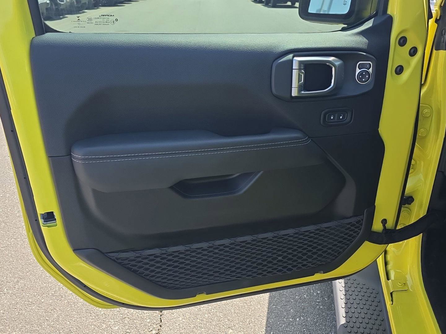 Used 2023 Jeep Wrangler Sahara w/ Cold Weather Group image 16