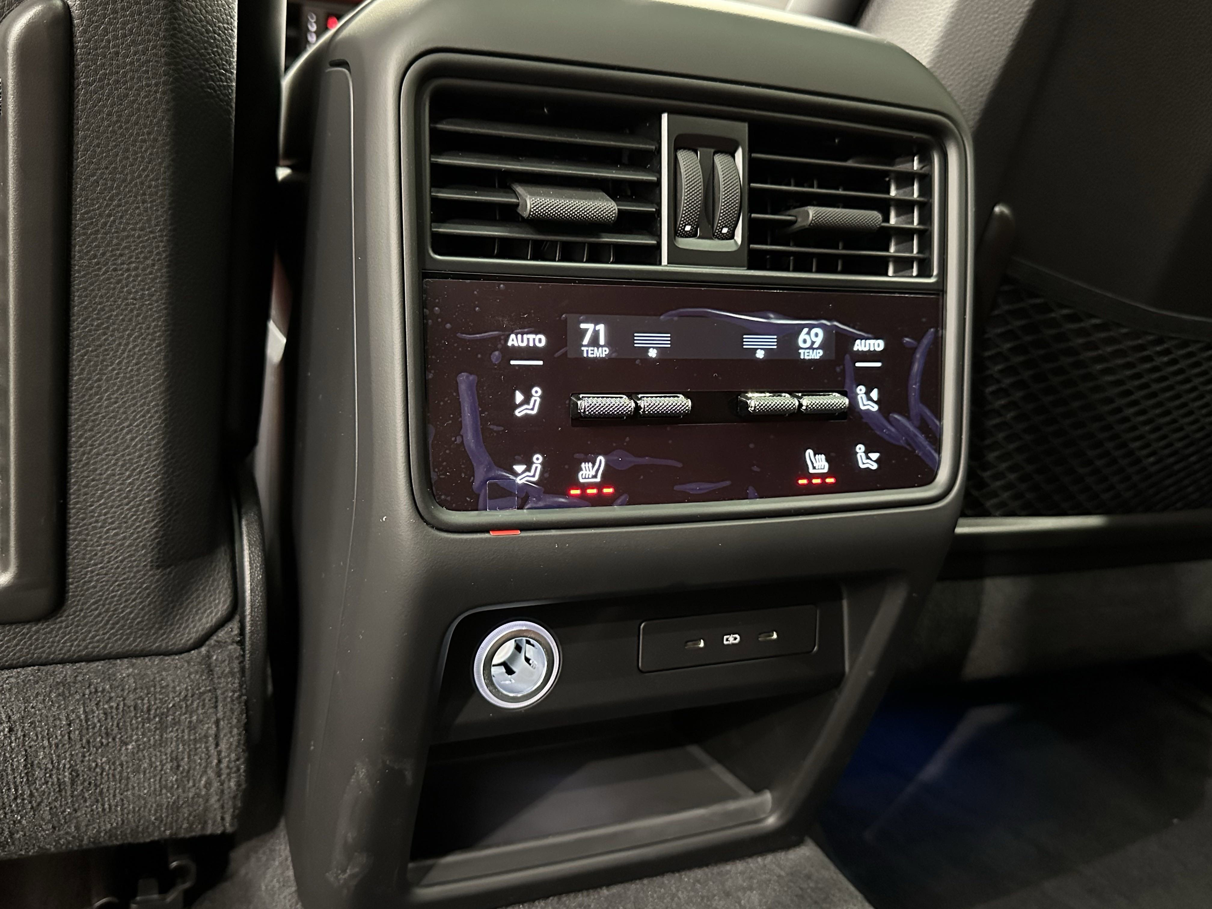 Certified 2025 Porsche Cayenne E-Hybrid image 21