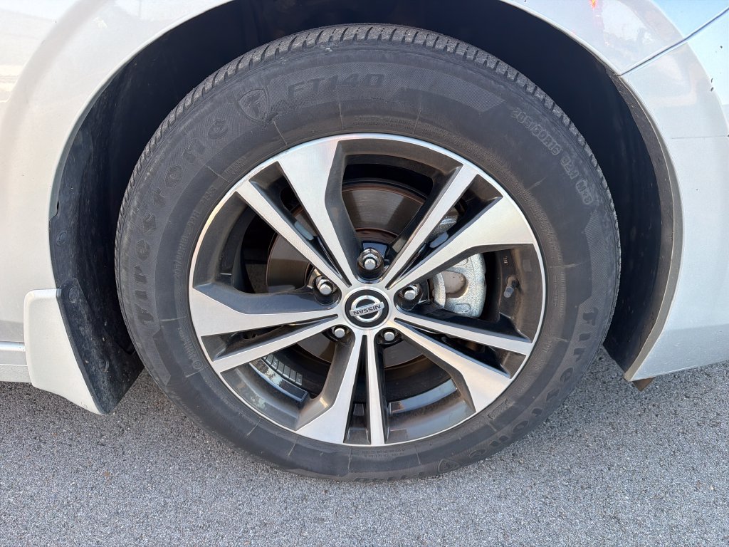 Used 2022 Nissan Sentra SV FWD image 13