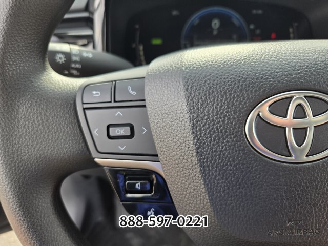 Used 2025 Toyota Camry LE FWD image 29
