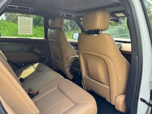 Used 2025 Land Rover Range Rover Sport SE AWD/4WD image 15