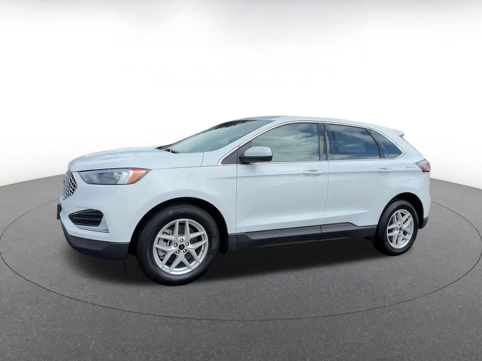 Used 2024 Ford Edge SEL image 8