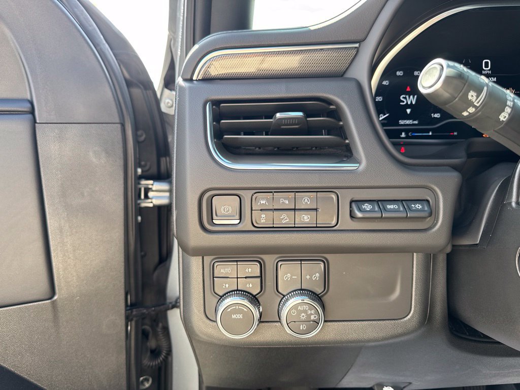 Used 2023 GMC Yukon AT4 w/ Technology Package AWD/4WD image 12