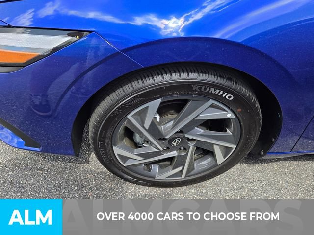 Used 2025 Hyundai Elantra Sport image 2