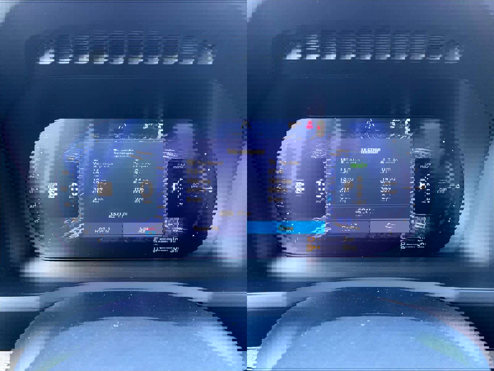 New 2026 Volvo XC90 T8 Plus w/ Protection Package Premier image 19