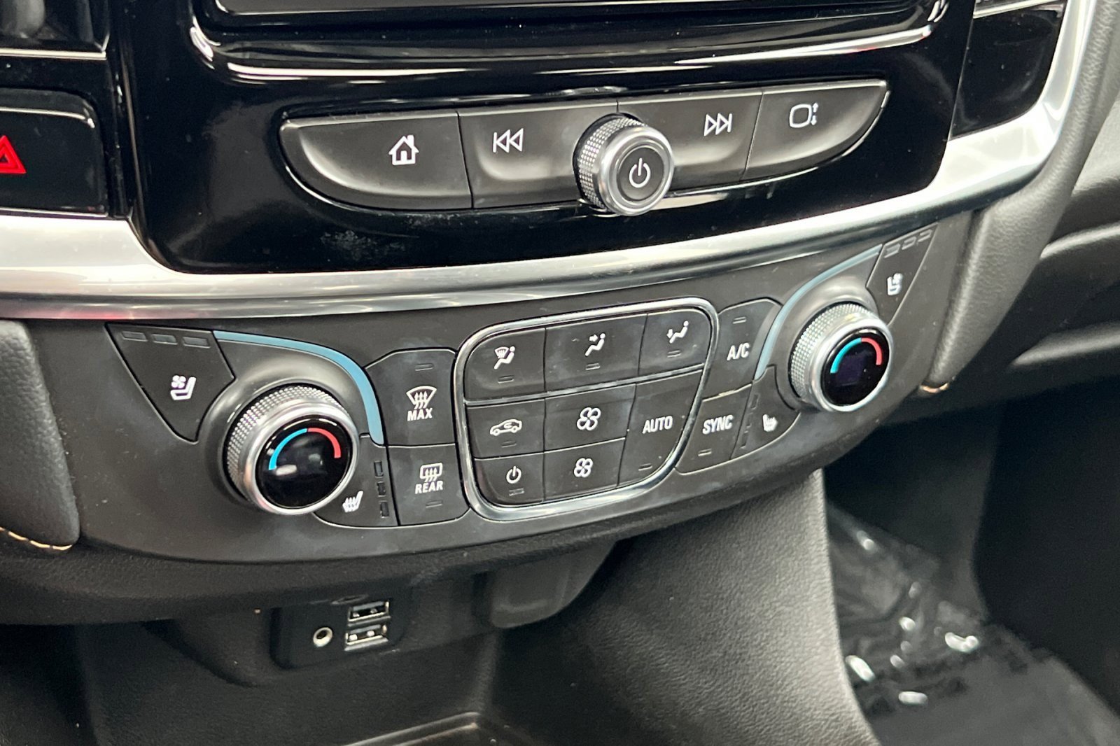 Used 2021 Chevrolet Traverse Premier w/ Redline Edition image 19