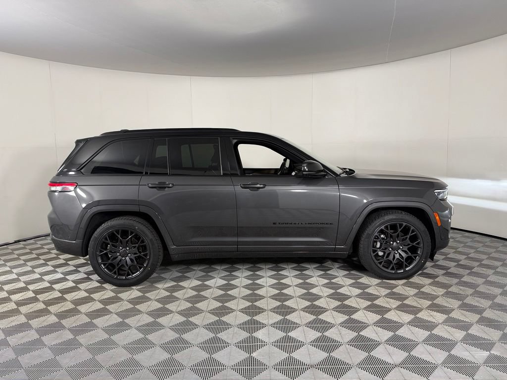 Certified 2025 Jeep Grand Cherokee Summit w/ Obsidian Package AWD/4WD image 6