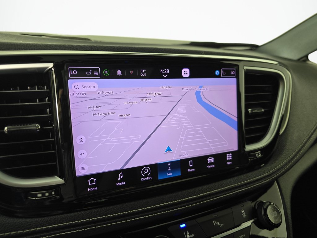 Used 2023 Chrysler Pacifica Limited w/ Uconnect Theater Family Group FWD image 31