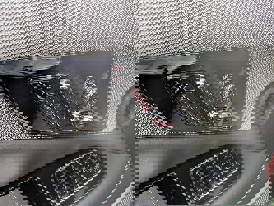 New 2025 Cadillac Optiq Luxury 2 image 13