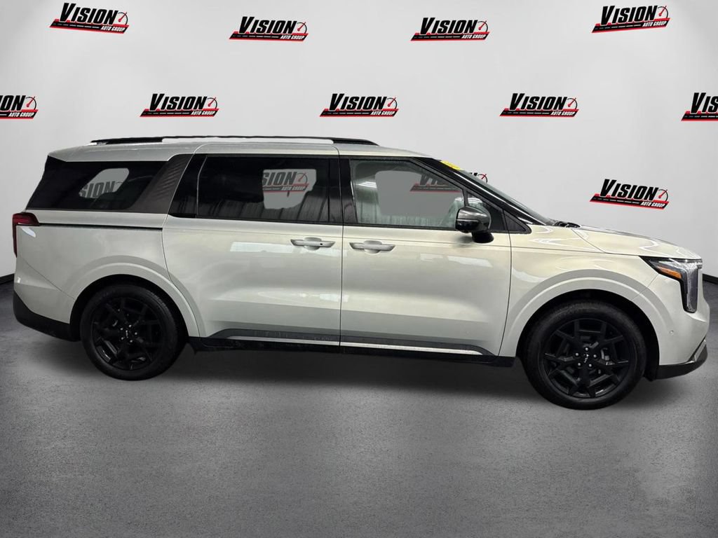 New 2025 Kia Carnival SX Prestige FWD image 4