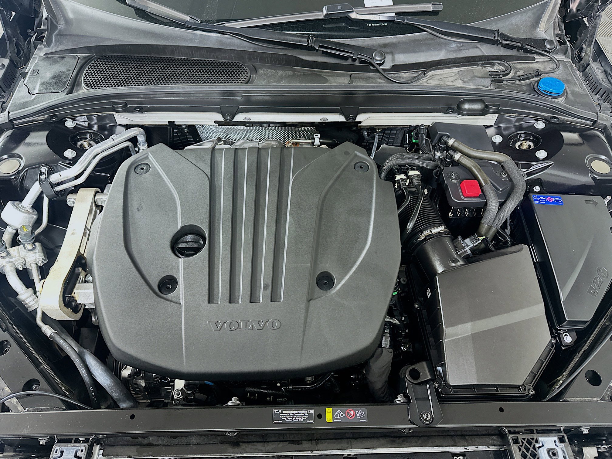 Used 2024 Volvo S60 B5 Core image 33