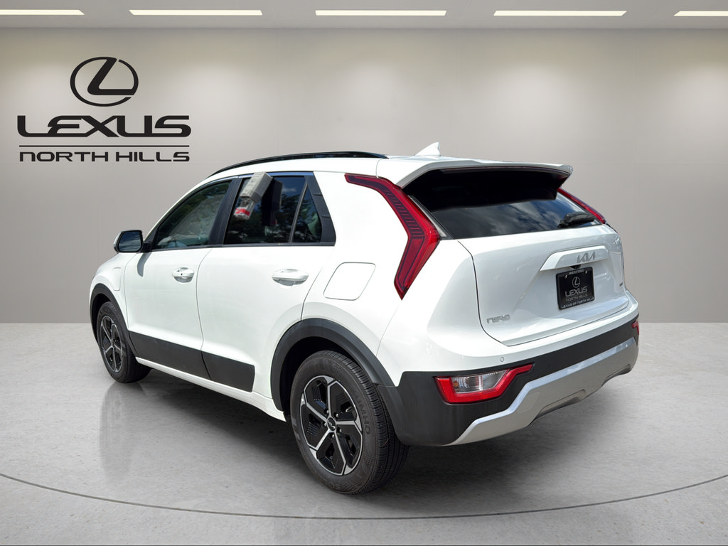 Used 2024 Kia Niro EX w/ EX Cold Weather Package FWD image 8
