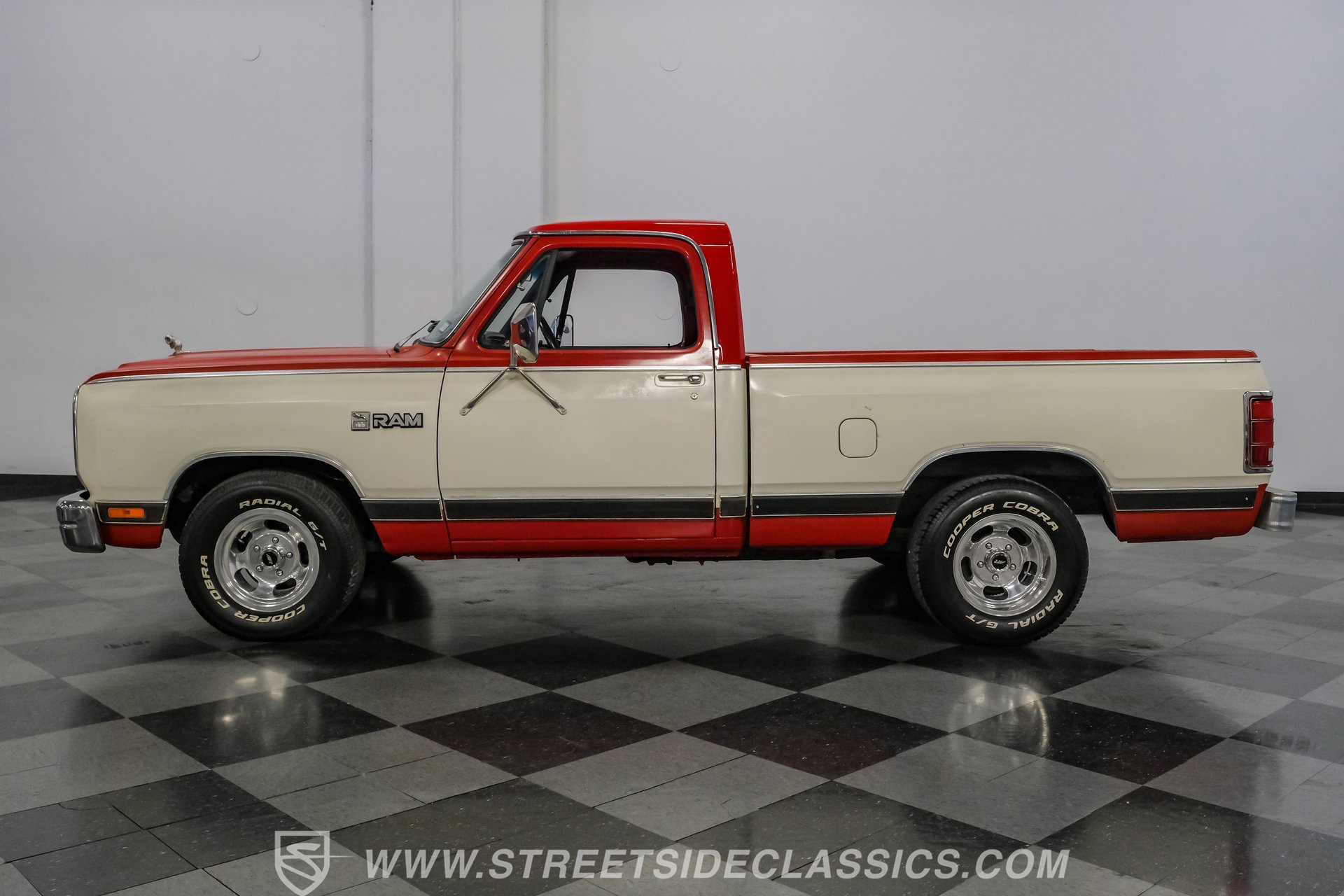 Used 1987 Dodge D/W Truck 150 image 2