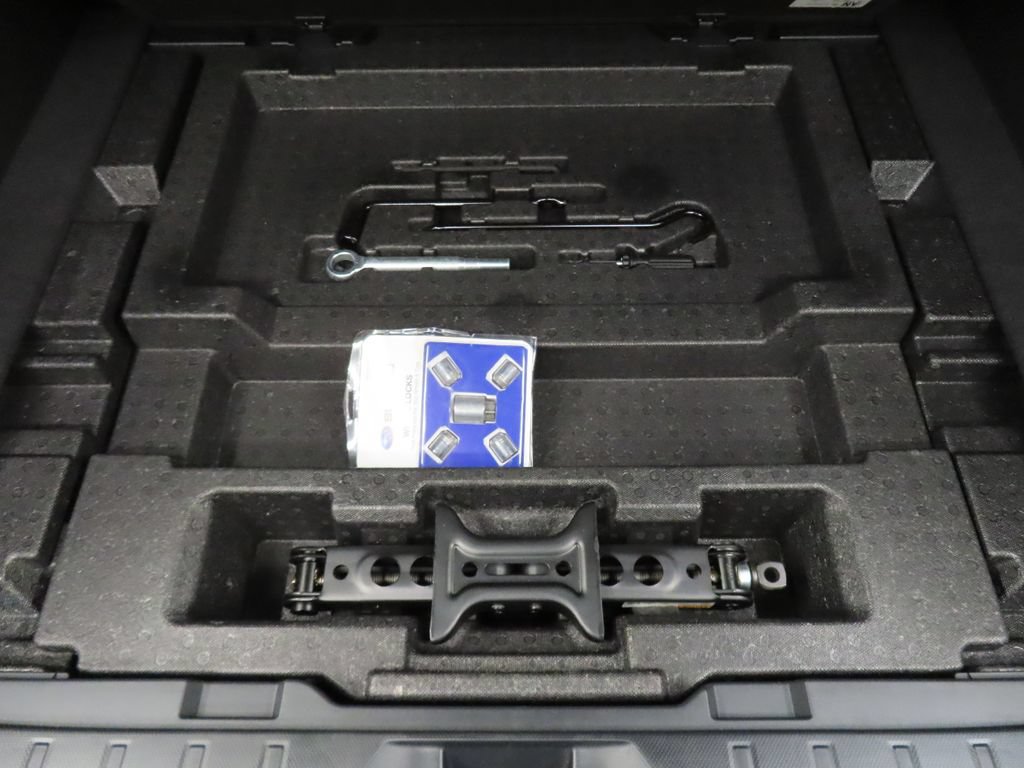 Used 2023 Subaru Outback Touring AWD/4WD image 40