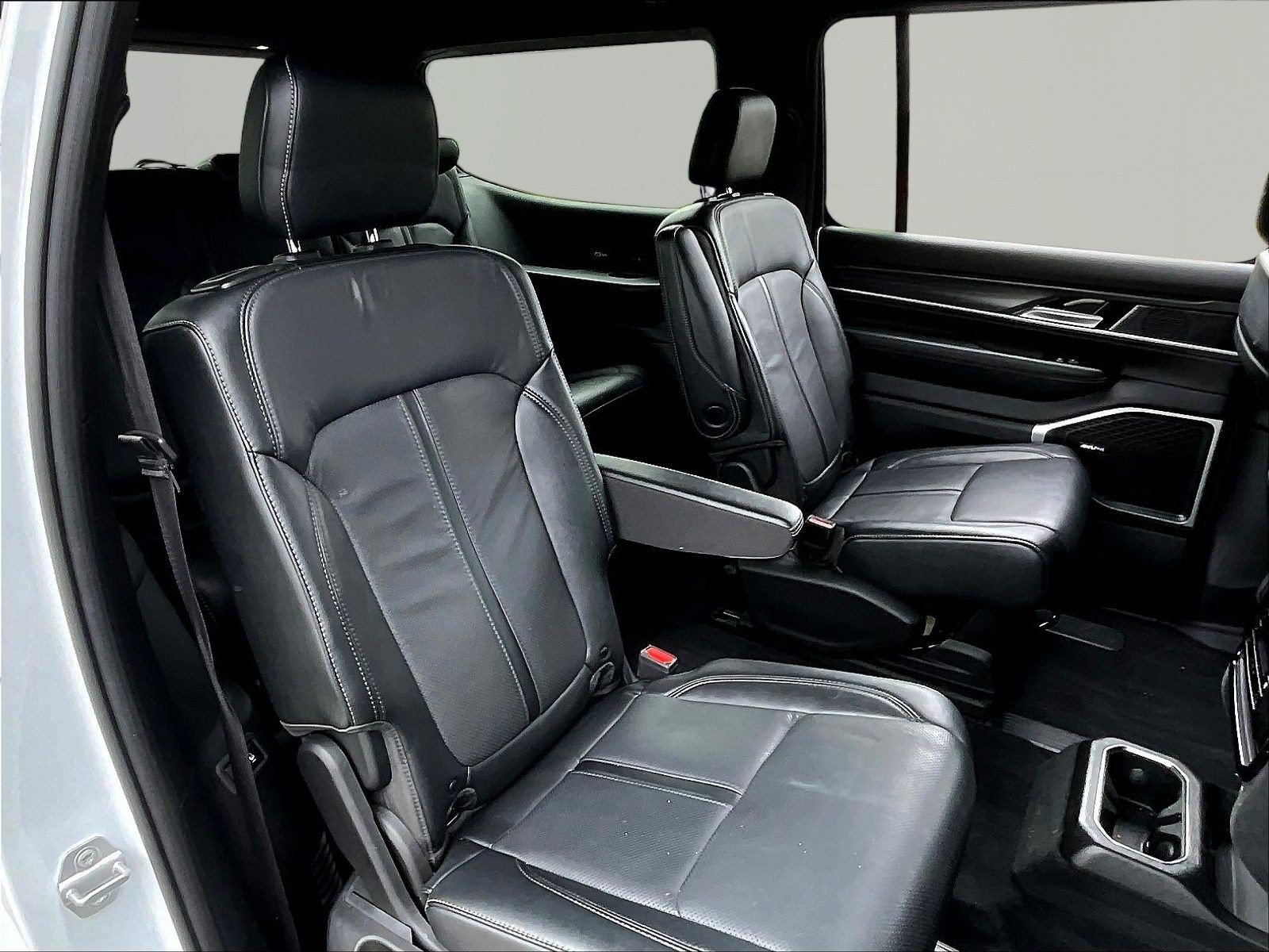 Used 2023 Jeep Wagoneer Series II w/ Flexible Seating Group AWD/4WD image 25