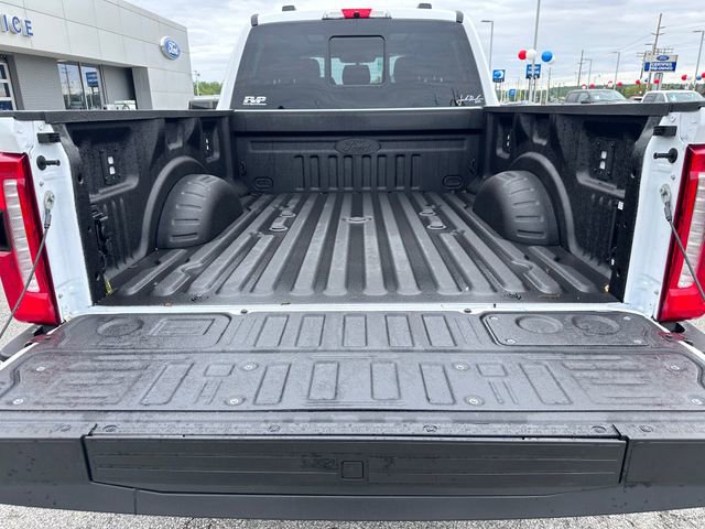 New 2026 Ford F250 Lariat w/ Black Appearance Package AWD/4WD image 7