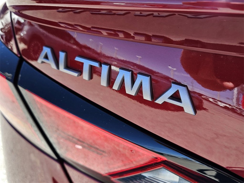 New 2025 Nissan Altima 2.5 SR image 9