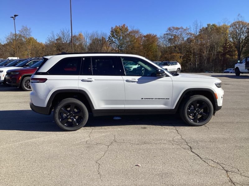 New 2025 Jeep Grand Cherokee 4WD image 8
