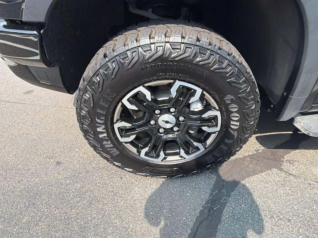 Used 2025 Chevrolet Silverado 1500 ZR2 w/ Technology Package AWD/4WD image 36