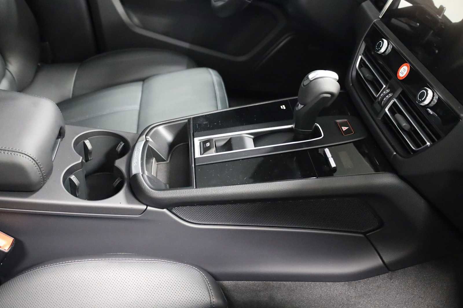 New 2026 Porsche Macan image 21