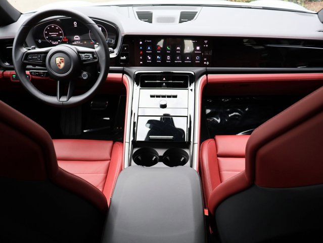 Used 2025 Porsche Panamera 4 image 21