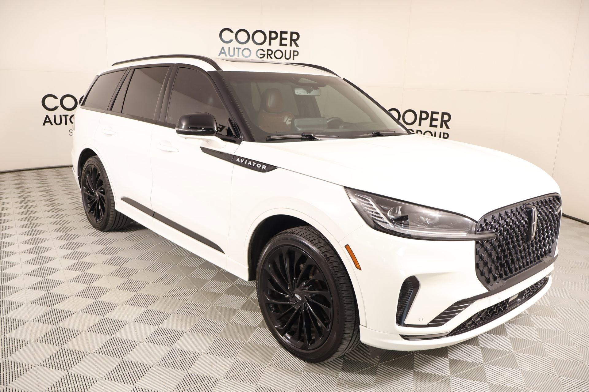 Used 2025 Lincoln Aviator Reserve w/ Equipment Group 201A AWD/4WD image 1