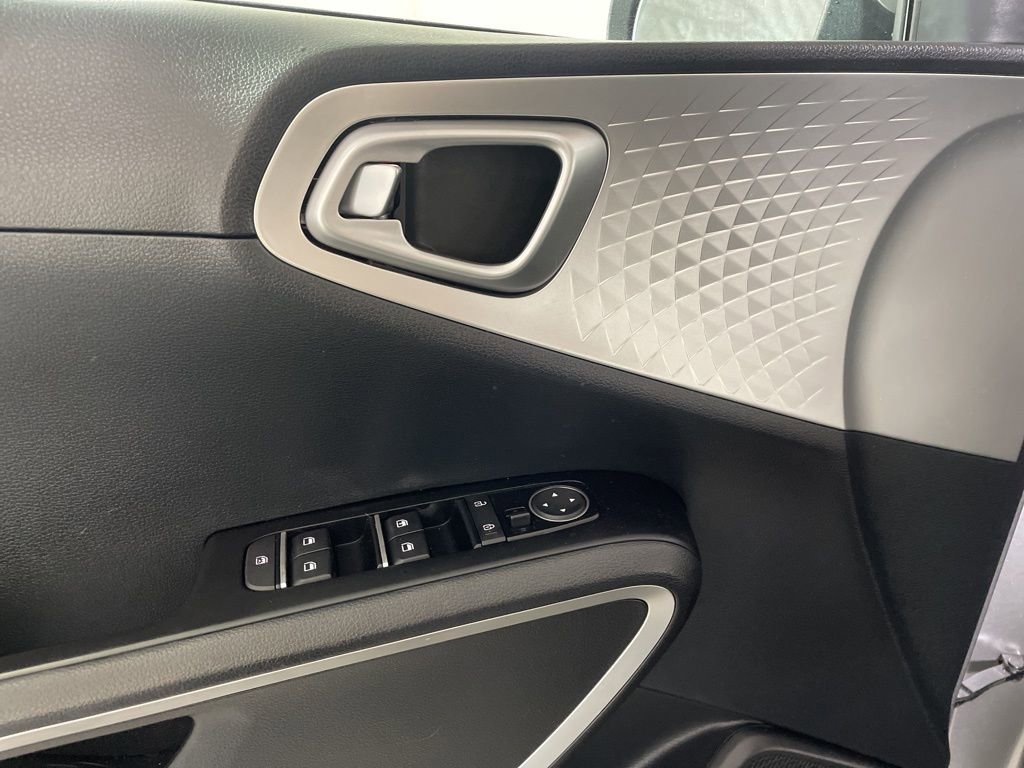 Used 2023 Kia Soul S image 9
