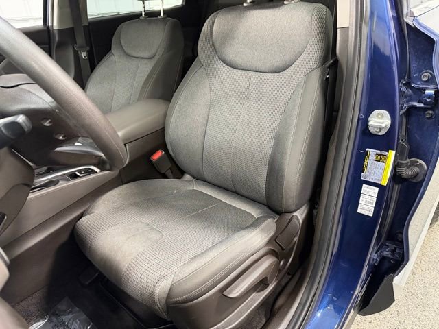 Used 2020 Hyundai Santa Fe SE image 19