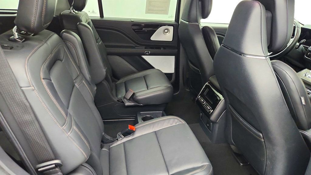 Used 2025 Lincoln Aviator Reserve w/ Equipment Group 201A image 24