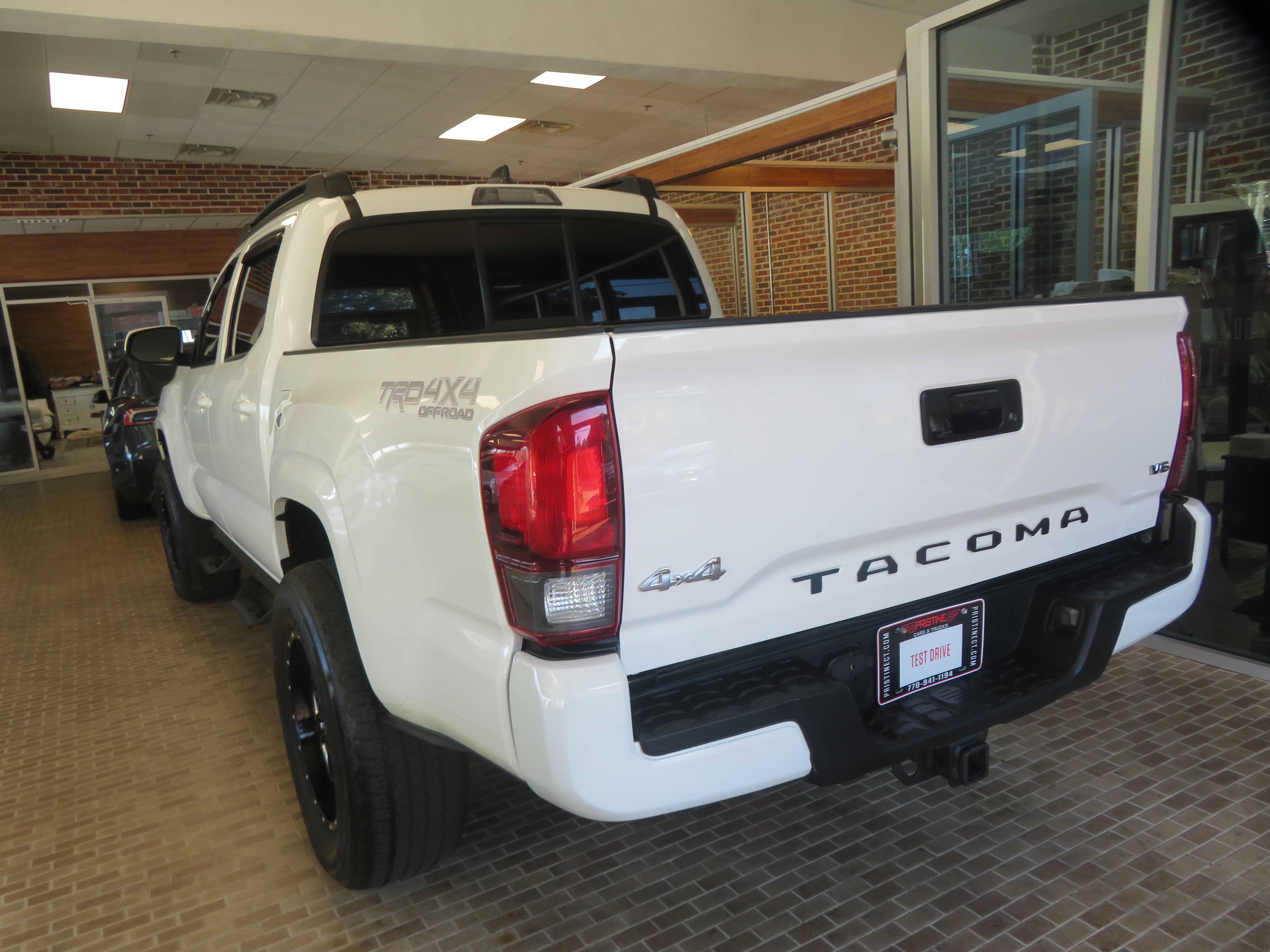 Used 2020 Toyota Tacoma SR AWD/4WD image 6