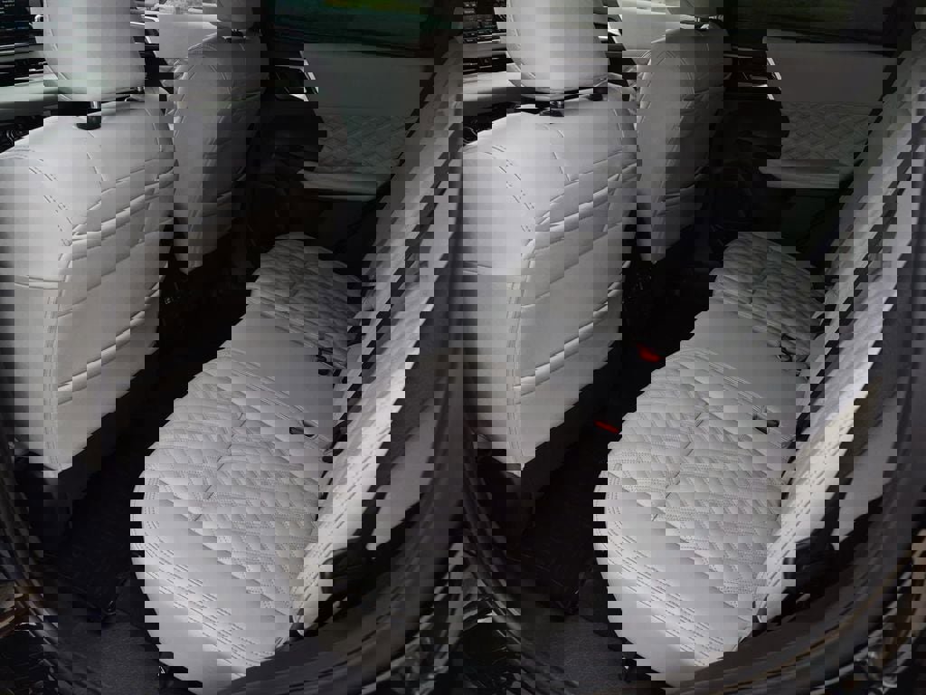 Used 2024 Mitsubishi Outlander SEL image 15