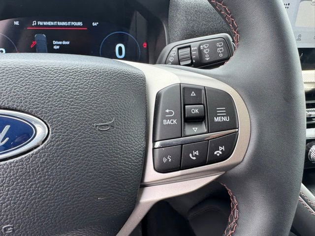 Used 2026 Ford Explorer Active AWD/4WD image 17