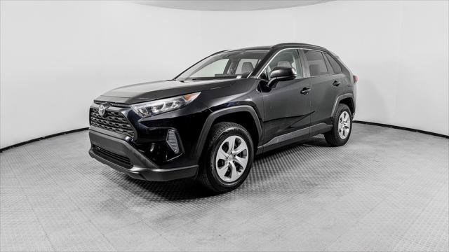 Used 2020 Toyota RAV4 LE FWD image 2