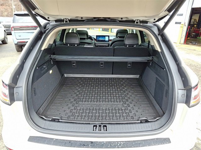 Used 2023 Lincoln Nautilus Reserve w/ Equipment Group 202A image 27