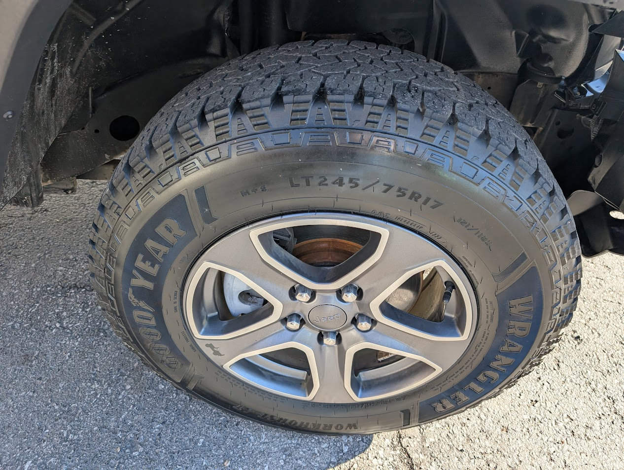 Used 2018 Jeep Wrangler Unlimited Sport S image 40