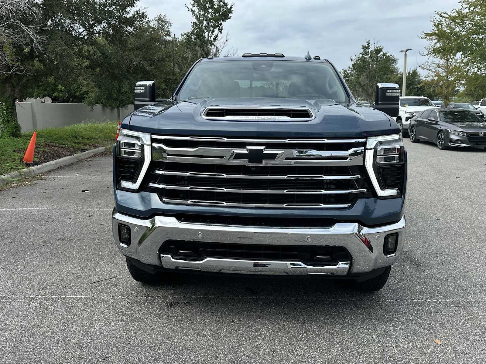 Certified 2025 Chevrolet Silverado 3500 LTZ w/ LTZ Premium Package AWD/4WD image 9