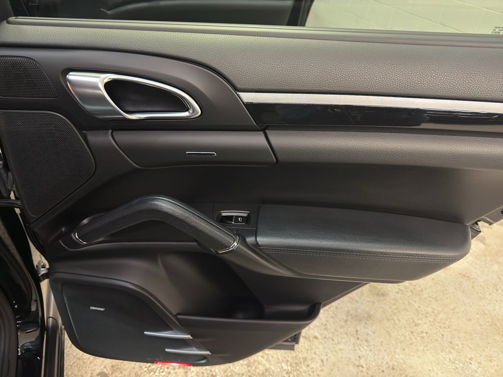 Used 2013 Porsche Cayenne Diesel image 25