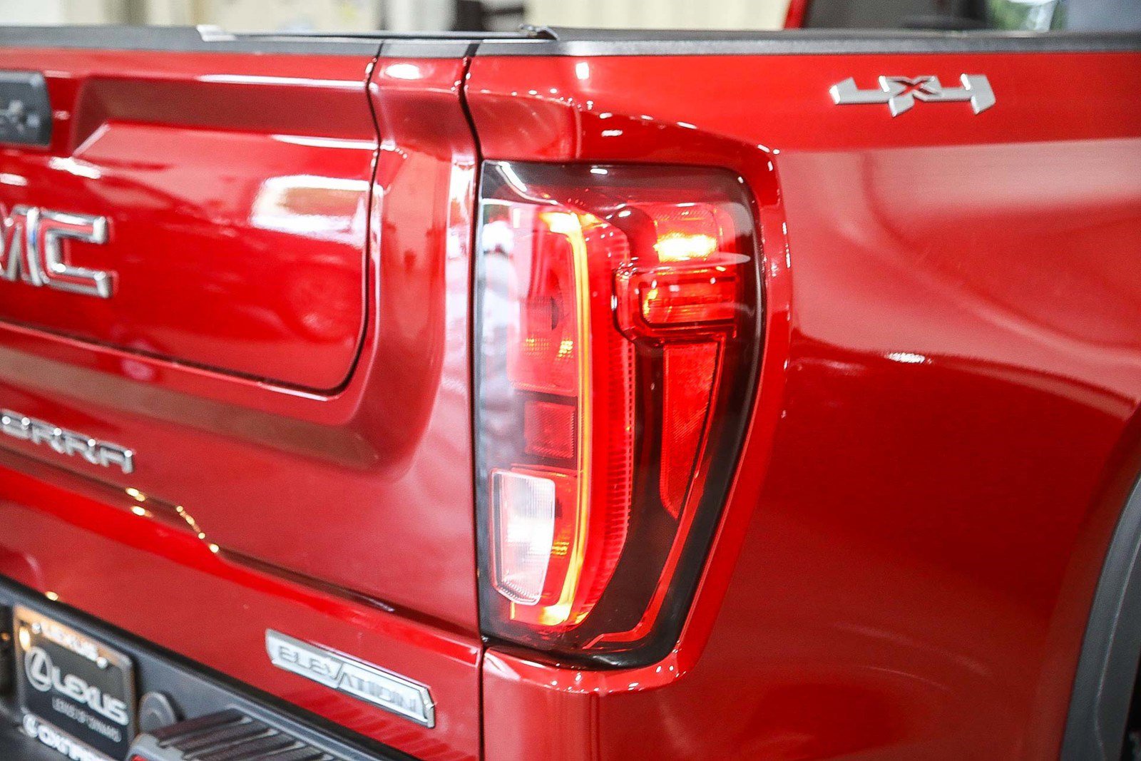 Used 2022 GMC Sierra 1500 Elevation w/ Elevation Premium Package image 9