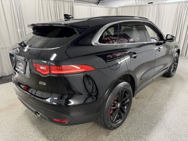 Used 2019 Jaguar F-PACE Premium image 4