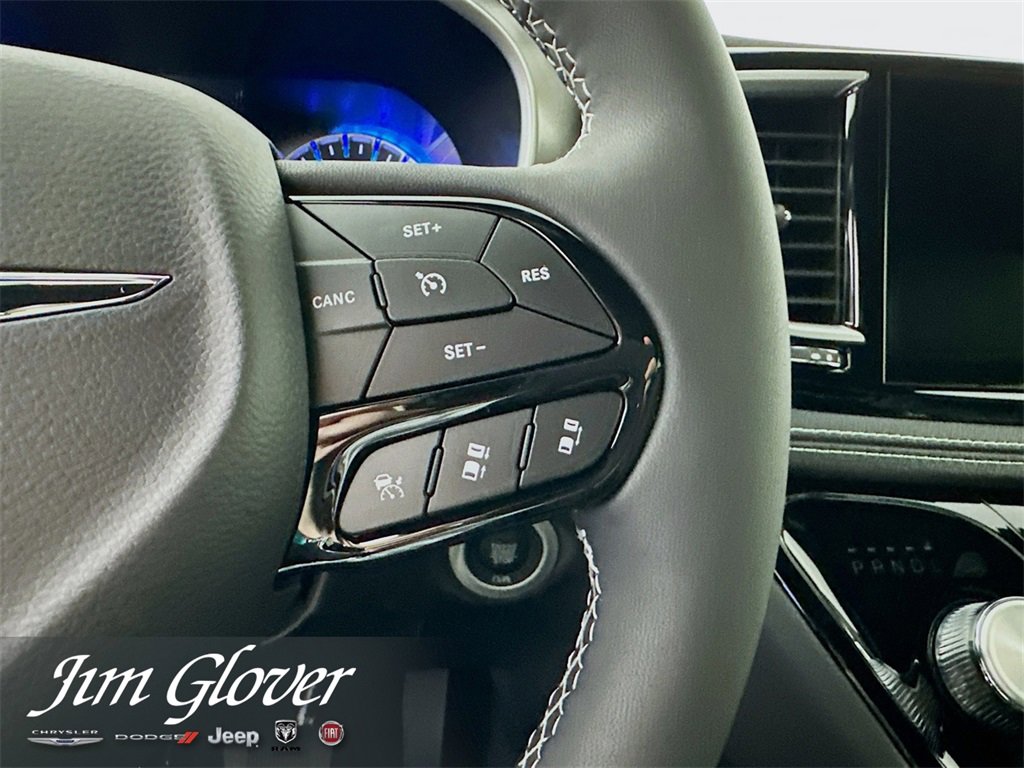 New 2026 Chrysler Pacifica Select w/ S Appearance Package image 30