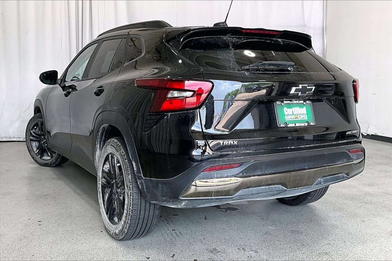 Used 2024 Chevrolet Trax ACTIV w/ Sunroof Package FWD image 5
